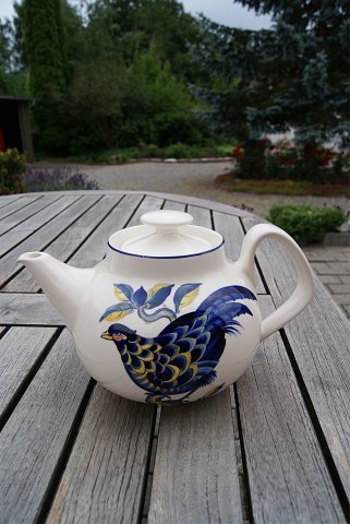Blue Pheasant Covered tea pot