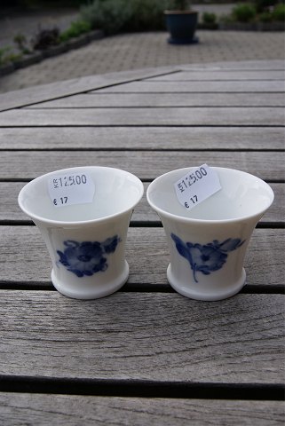 Blue Flower Plain China. Small vases 5cm