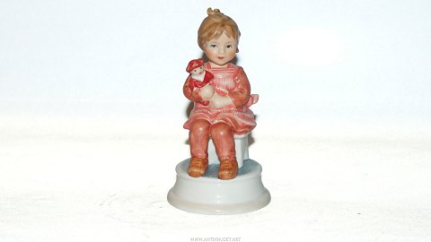 Hummel / Goebel figure: Lisbeth with doll