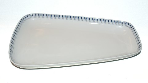 Danild 64 Tangent, Asymmetric dish
Lyngby Porcelain, Refractory
Size 28 x 17.5 cm.
SOLD