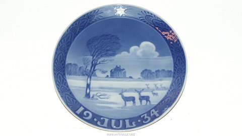 Royal Copenhagen Christmas Plate 1934 Deer design with Eremitage Castle.