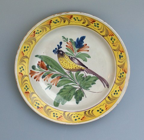 Kellinghusen plate with bird