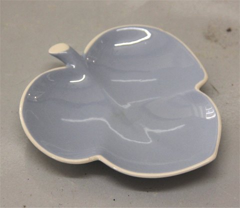 Aluminia Faience Sonja Leaf shaped dish 13 x 11.5 cm