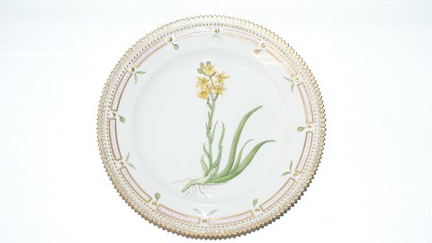 Royal Copenhagen Flora Danica, Breakfast plate
Dek.nr. 20 / # 3550
Motif: Anthericum Ossifragum L.
