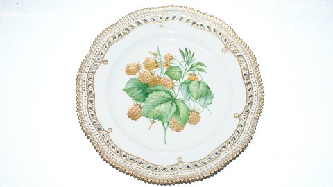 Royal Copenhagen Flora Danica, Breakfast plate Breakthrough with edge
Decoration number # 429 / # 3554