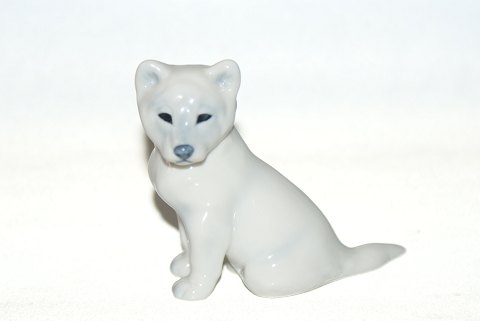 Bing & Grondahl Mothers Day Figurine, Polar Wolves Young 2007