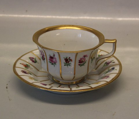 Royal Copenhagen Henriette light 8500-448 Cup 6 x 10 cm & saucer (081-082)