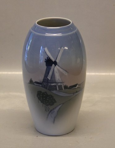 B&G Porcelain B&G 1302-6251 Vase with old Mill 18.5 cm