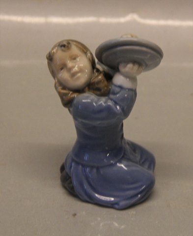 Royal Copenhagen 3677 RC Girl with pot-cover Ada Bonfils 9 cm