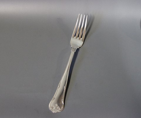 Dinner fork in Herregaard, Hallmarked Silver.
5000m2 showroom.