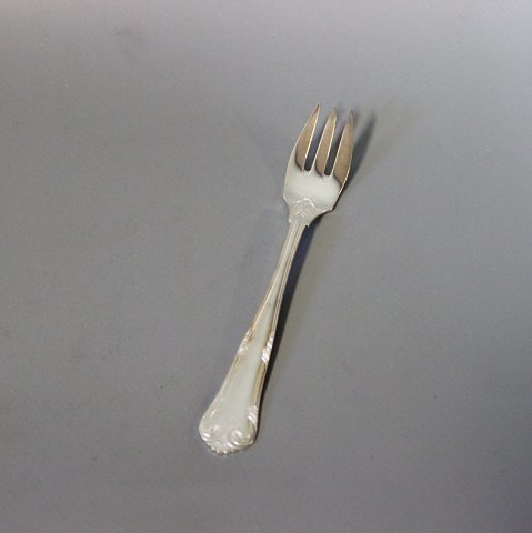 Cake fork in Herregaard, Hallmarked silver.
5000m2 showroom.