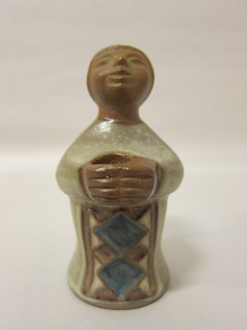 Michael Andersen Keramik, Bornholm
Figur/Lysestage
Pige med lys
Design: Marianne Stark
H.: 10cm