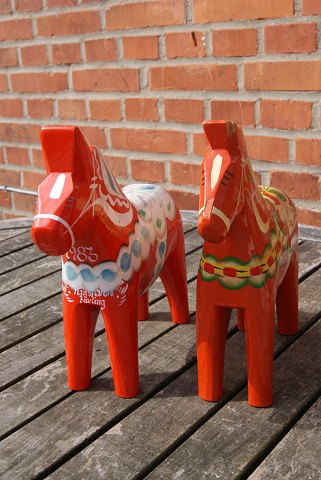 Rote Dalapferde aus Schweden H 25,5cm
