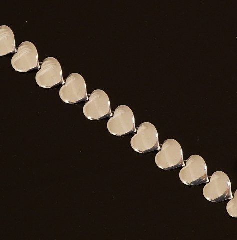 Hans Hansen bracelet, sterlingsilver, with hearts. 
#236. L: 18,5cm