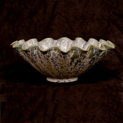 Arne Bang bowl, signed. #186. H: 9cm. D: 23,5cm