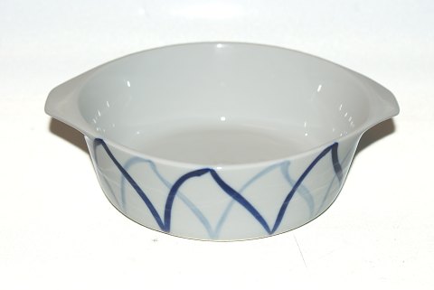 Danild 40 / Harlekin Serving bowl with handle
Lyngby Porcelain, Refractory