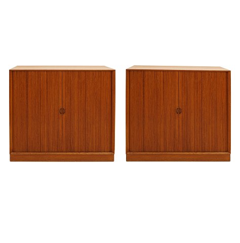 Hvidt & Mølgaard: A pair of cabinets, teak. H: 
83cm. W: 90cm. D: 48cm