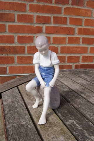 B&G figurine No 1757, Paddling about 