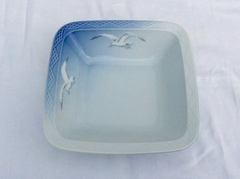 Bing & Grondahl
Seagull without gold
Square bowl
# 229
*200 DKK
