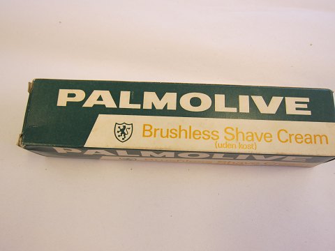 For samleren:
Palmolive Brushless Shave Cream / Barber Creme
"Uden kost" - det har åbenbart været vigtigt at skrive det på pakningen.
Vi har et stort udvalg af gamle købmandsvarer med originalt indhold
Kontakt os for yderligere information