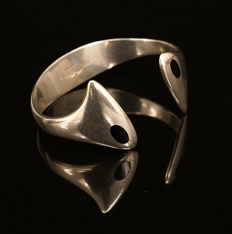Hans Hansen, Denmark: A bracelet, Sterling. Size: 
6,2x5,3cm. W: 41,8gr