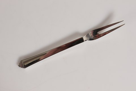 Georg Jensen
Pyramid flatware 
of sterling silver
Serving Fork
L 17,5 cm