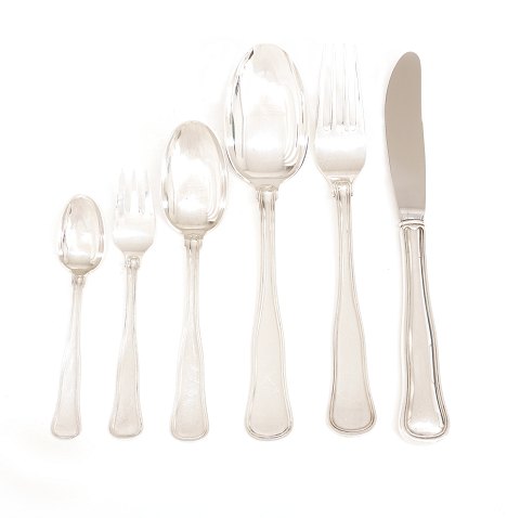 "Old Danish" silver cutlery by Cohr, Denmark, for 
12 persons. 75 pieces