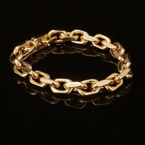Ove Fogh Pedersen: An anchor bracelet, 14kt gold. 
L: 20cm. W: 70,2gr