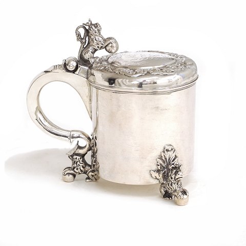 Niels Pedersen, 1699-1713, Aarhus, Denmark: A 
baroque silver mug. Dated 1711. H: 16,5cm. W: 
619gr