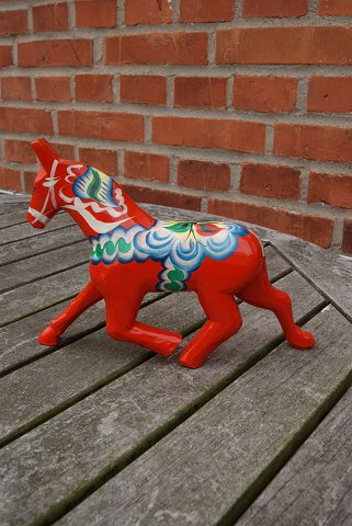 Red Dala horse in trot. One of the more rare dala horses from Sweden. 15 x 20cm