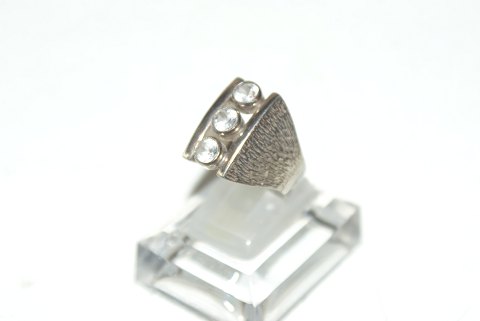 Elegant sølv ring med zikoner