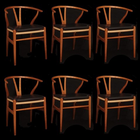 Hans J. Wegner: Set of 6 Wishbone chairs. Solid 
cherry