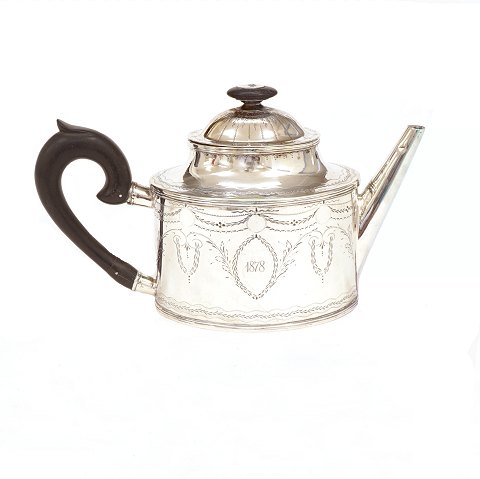Hans Christian Winther, Copenhagen, 1786-ca. 1813: 
An Empire silver teapot. H: 13,5cm. W: 513gr