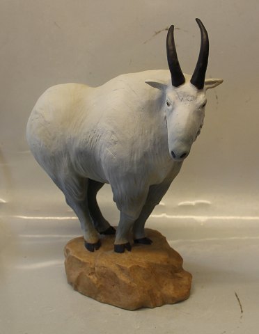 Dansk Stentøj B&G 7032 Mountain goat 30 x 37.5 cm, Kuno Norvark