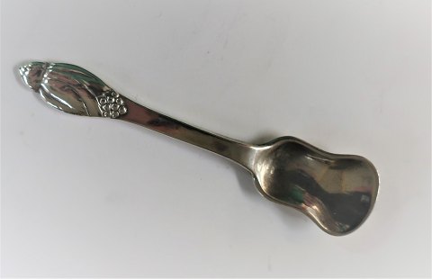 Evald Nielsen sølvbestik no. 6. Sølv (830). Saltske. Længde 7 cm.