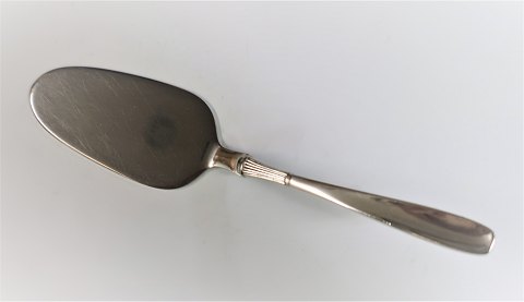 Ascot sølvbestik. Horsens sølvvarefabrik. Sterling (925). Kagespade. Længde 20,5 
cm.