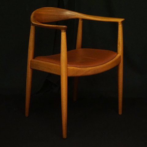Hans J. Wegner, Denmark: "The Chair" in mahogany. 
PP 503.
Produced by PP Møbler, Denmark