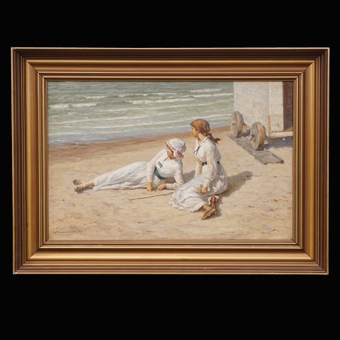 N. F. Schiøttz-Jensen, 1855-1941: Two women at the 
beach in Lønstrup. Oil on canvas. Signed and dated 
1916. Visible size: 39x60cm. with frame: 56x77cm