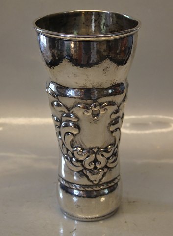 P. Hertz Skonvirke Vase 23 cm ca 420 gram 1919   Thorvald Bindesboell style