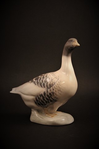 Royal Copenhagen porcelain figurine of a goose. 
H:13cm.
RC# 1088.