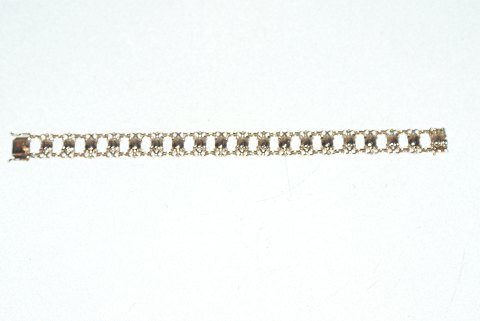 Elegant 14 carat gold bracelet