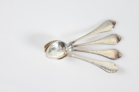 Bernstorff Cutlery
Dessert Spoons
L 18 cm