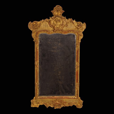 Vergoldeter George II Spiegel. England um 1750-60. 
Masse: 90x48cm