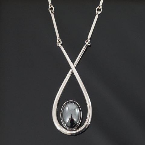 Sven Haugaard; A necklace of sterling silver set with a hematite