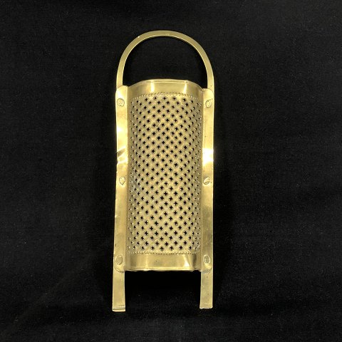1800th century grater in brass
