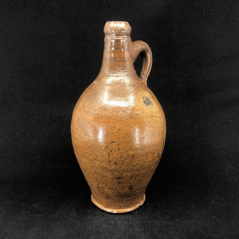 Liquor bottle from 1830-1840s
