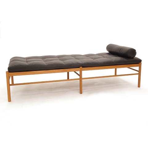 An Ole Wanscher OW 150 daybed. Teak with leather. 
L: 180cm