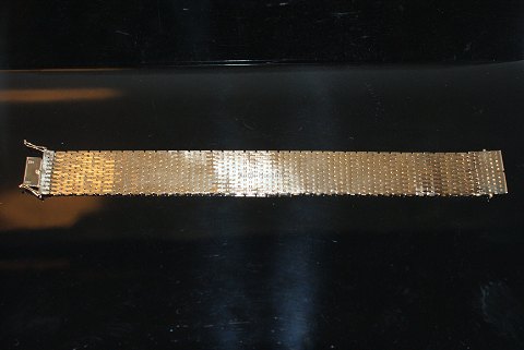 Brick Bracelets 
21 rows, 
14 Carat Gold
