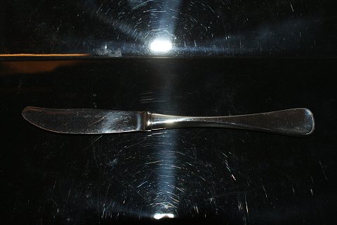 Patricia Sølv Dessert / Frugt kniv
W&S Sørensen Horsens sølv
Længde 17,5 cm.
