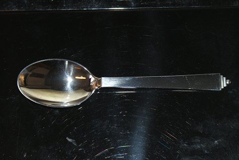 Pyramid Dessert spoon / Lunch spoon
Produced by Georg Jensen. # 21